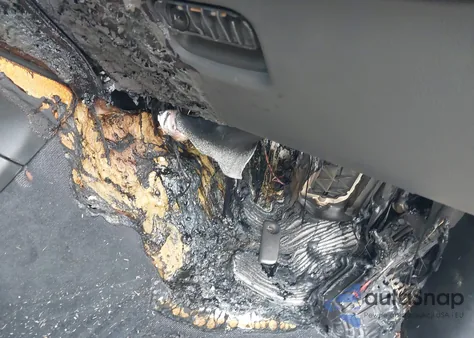 2015 Porsche Macan Turbo z USA, uszkodzony, nr VIN WP1AF2A53FLB96031